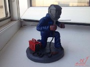 Статуэтка "Сварщик". Скульптурный пластилин, акриловые краски.